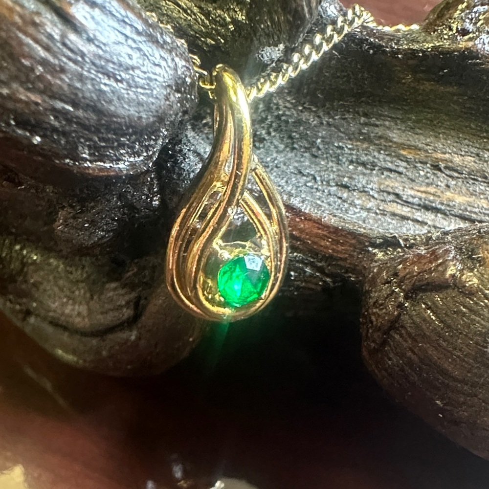Gold Teardrop Pendant Necklace with Green Gemstone